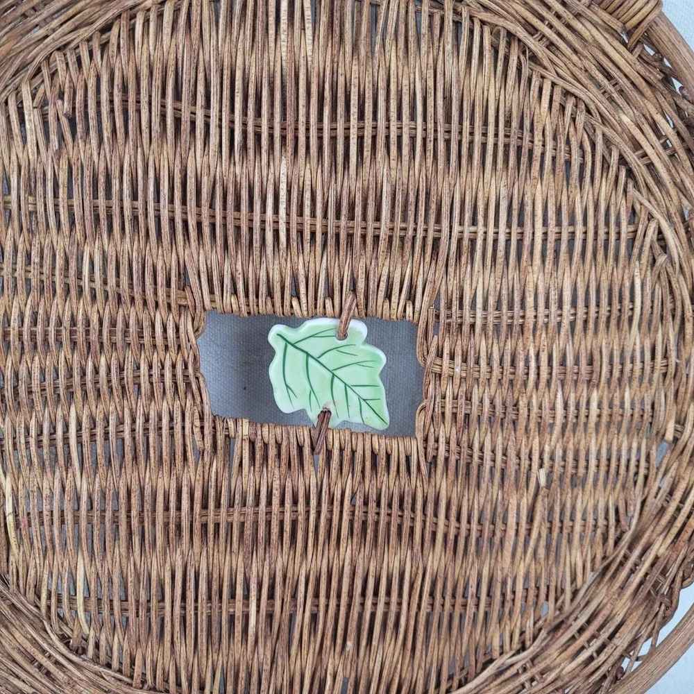 Vintage Anchor Hocking Wicker Basket Cuisine Glass Serving Plate  Holder